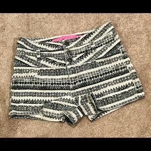 🛑SOLD🛑 Printed high waisted jean shorts